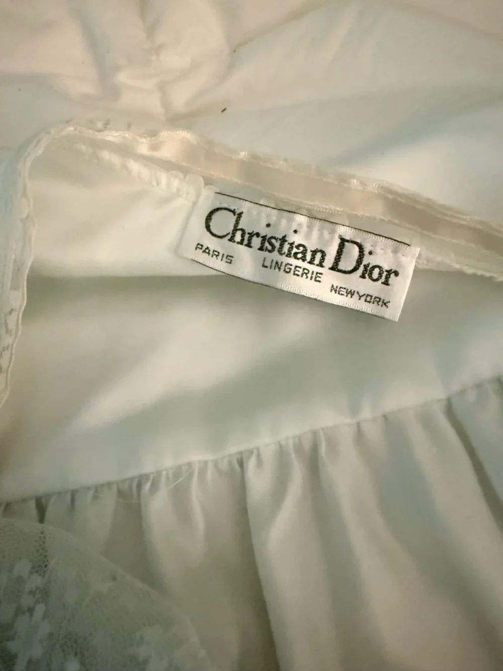 Dior White Satin Lace-Trim Robe - Picture 2 of 5